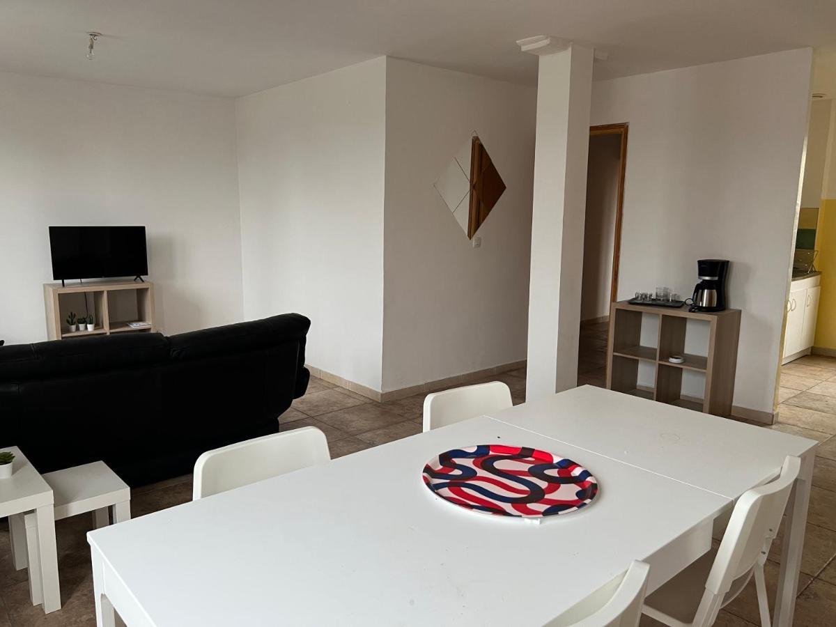 Le Relais De Saint Loup 1 A 66 Personnes Apartment Montereau-Fault-Yonne Exterior photo